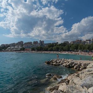 Luxury Rooms Near The Beach3